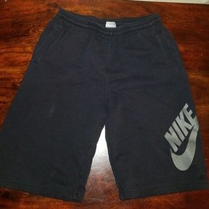 Nike SB fleece shorts & shirt